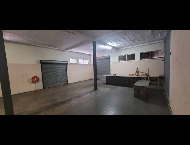 1,000M² WAREHOUSE TO LET IN RIVERSIDE PARK